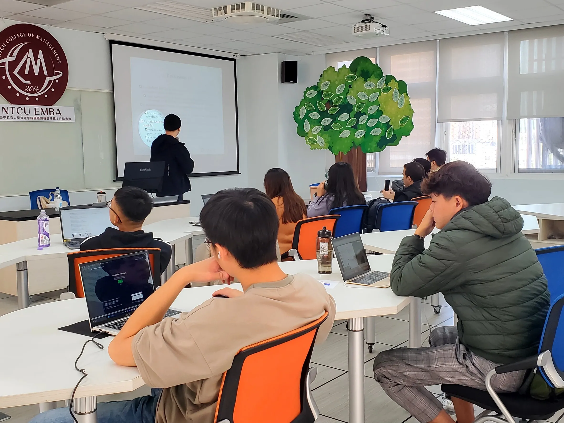 112學年度第一學期_企業社會責任專題講座 : 蔡林彤飛教授 第5張