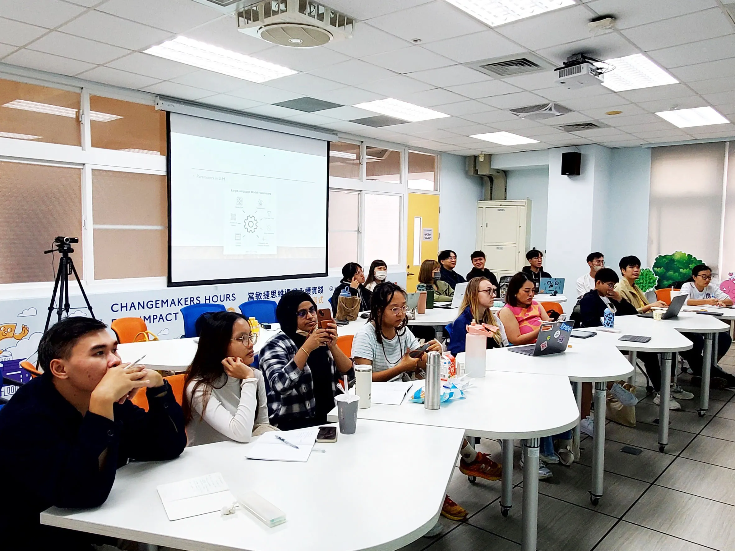 112學年度第一學期_企業社會責任專題講座 : 梁穎誼教授 第1張
