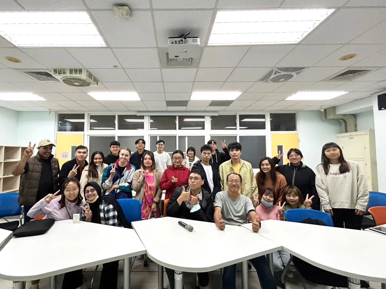 112學年度第一學期_企業社會責任專題講座 : 梁穎誼教授 第3張